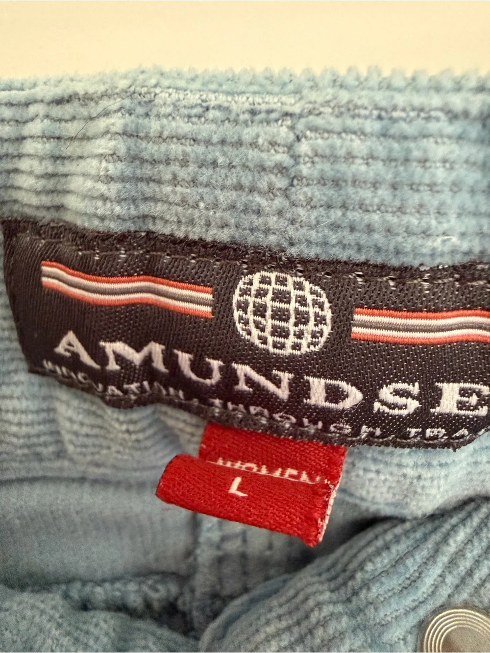 Amundsen Women’s Light Blue Corduroy Bike Shorts with Contrast Pocket SZ Large - Picture 4 of 7